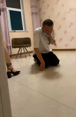 夏安】美容院技师暴揍猥琐狗