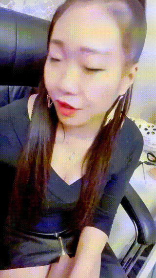 0000楚淇S调教女奴鞭打SP舔脚